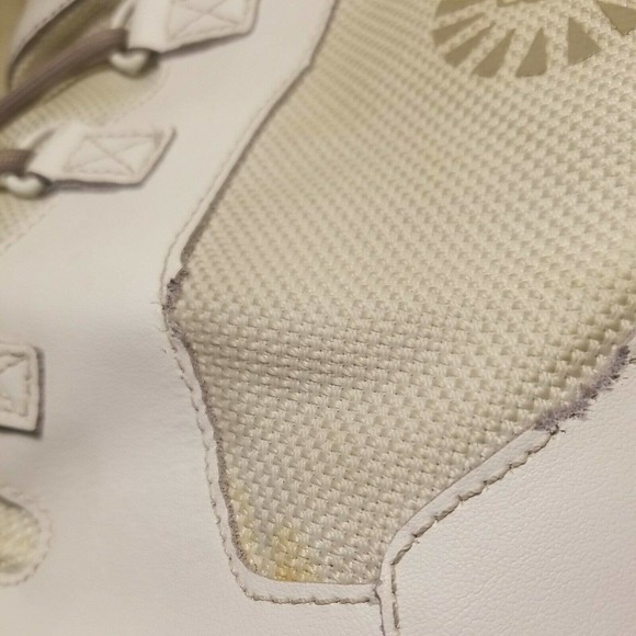 UGG WHITE WATERPROOF SHEEPSKIN SNOW BOOTS SIZE US 6/UK 5 RUBBER PREOWNED - Picture 12 of 12